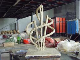 hj1715 不銹鋼雕塑-針線之魅 小稿_青島國(guó)際服裝城不銹鋼雕塑、石雕、玻璃鋼雕塑_濱州宏景雕塑有限公司