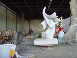 hj1747 不銹鋼雕塑—凌空之剪 小稿_青島國際服裝城不銹鋼雕塑、石雕、玻璃鋼雕塑_濱州宏景雕塑有限公司